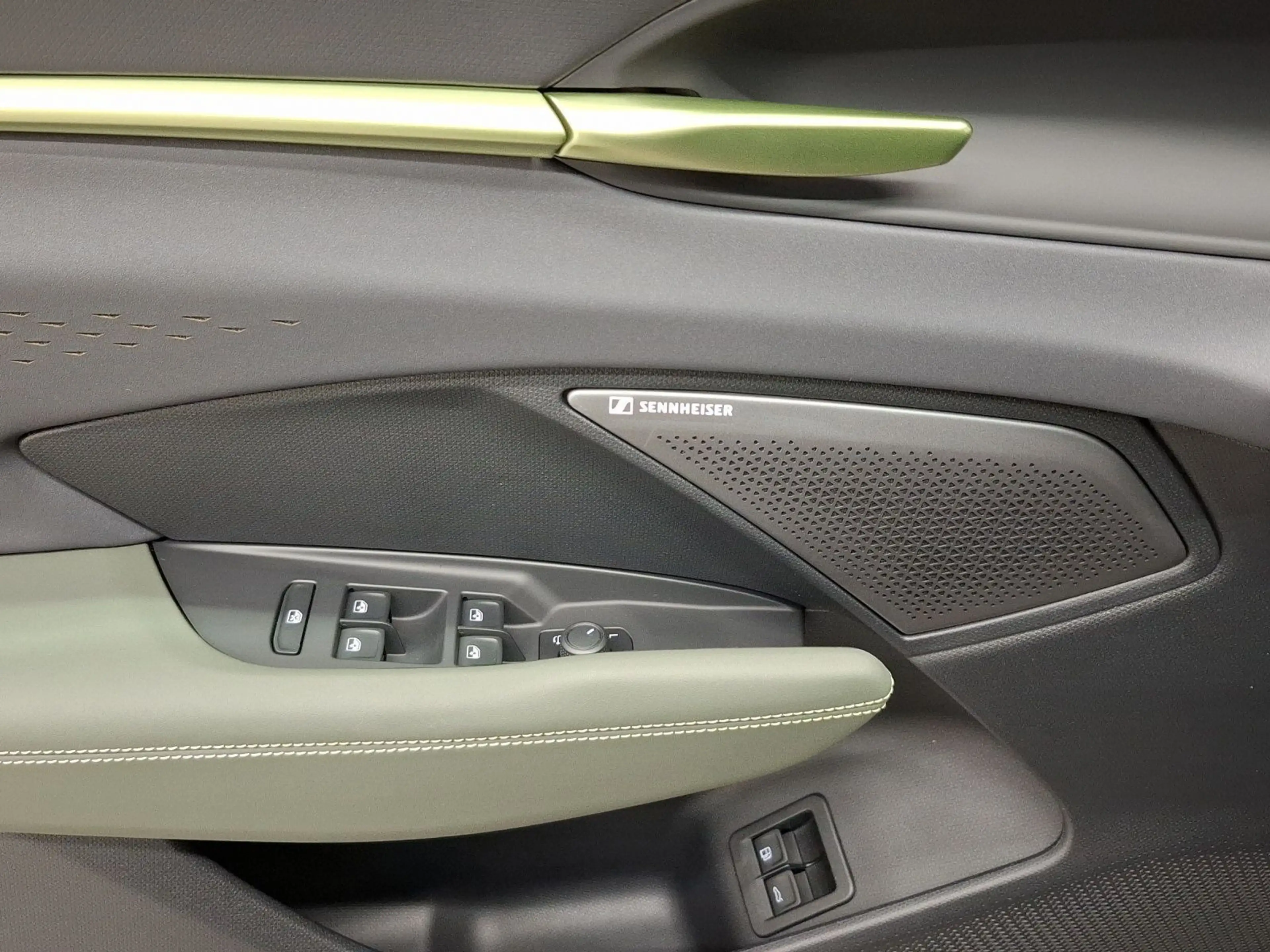 CUPRA Terramar 1.5 e-HYBRID DSG VZ AREA VIEW STHZ NAVI — photo 8