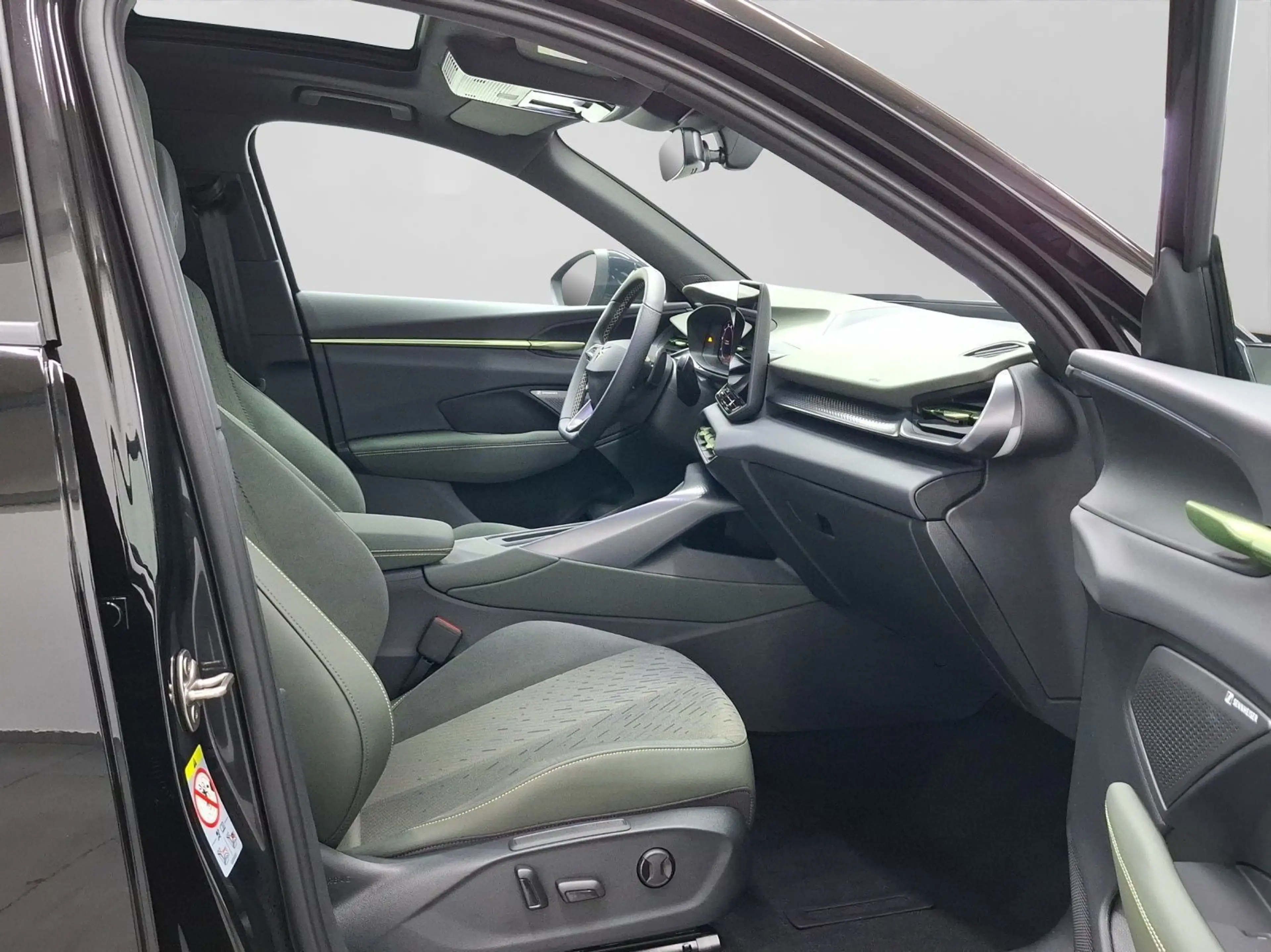 CUPRA Terramar 1.5 e-HYBRID DSG VZ AREA VIEW STHZ NAVI — photo 4