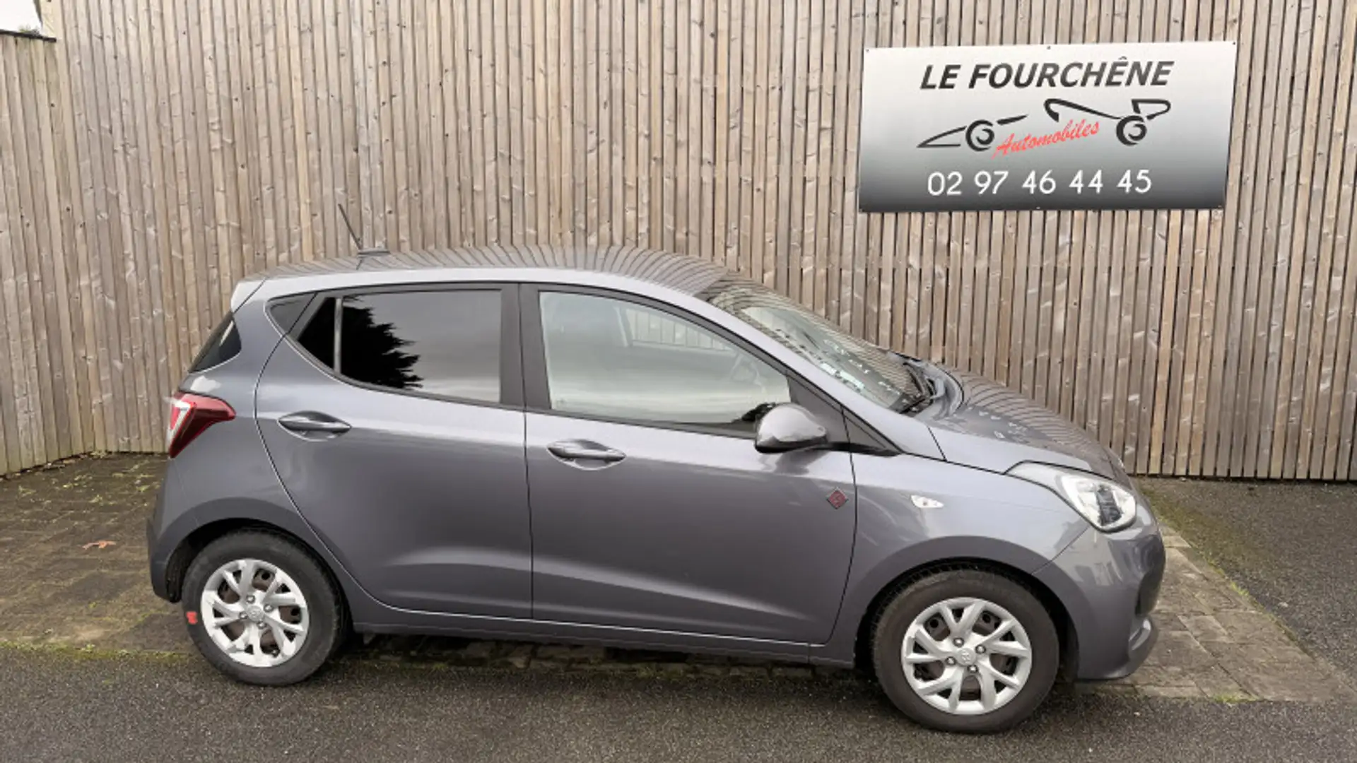 Hyundai i10 1.2 87CH EDITION NAVI Gris - 2