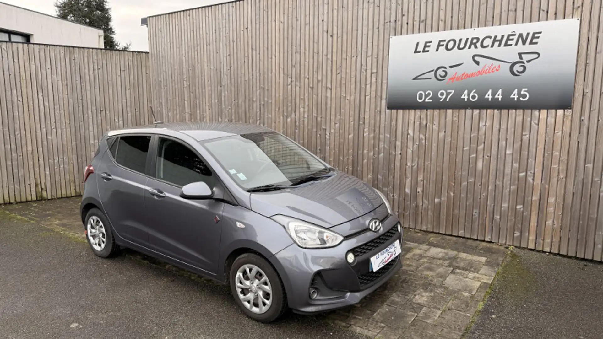 Hyundai i10 1.2 87CH EDITION NAVI Gris - 1