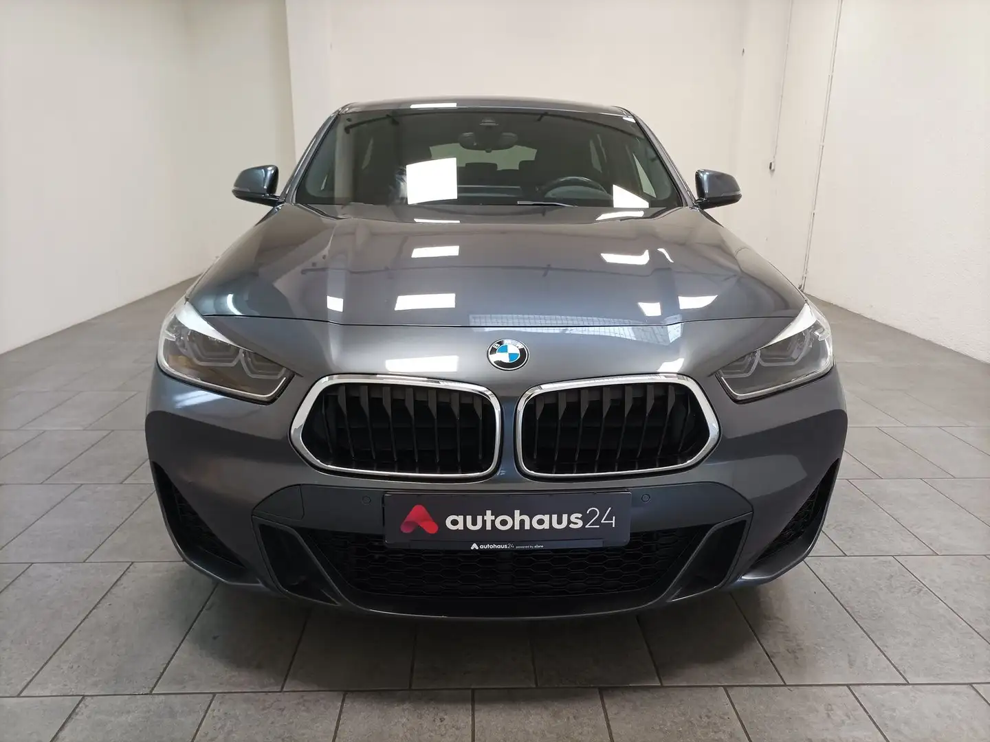 BMW X2 xDrive25e M Sport Navi|HUD|Leder|CAM Gris - 2