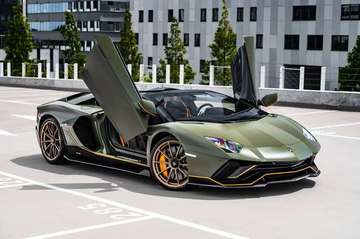 ULTIMAE ROADSTER / 6.5 - V12 LP780-4 / 1 OF 250 / NET PRICE: € 661.116 / MILITARY GREEN