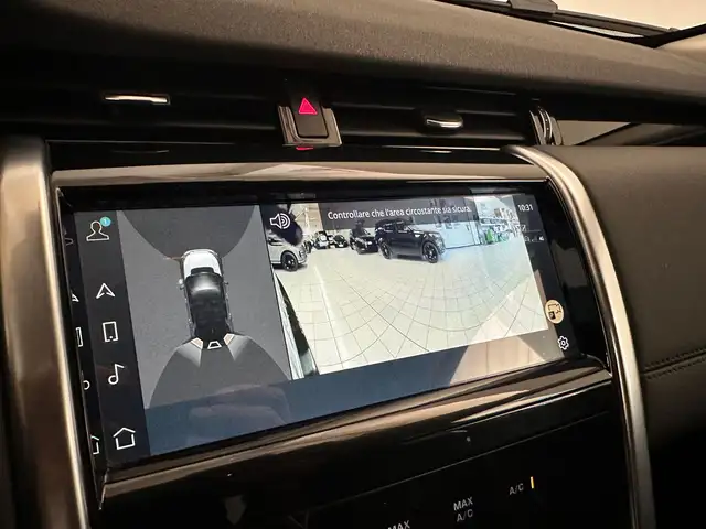 Land Rover Discovery Sport view 11