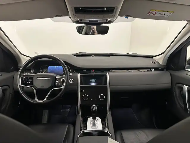 Land Rover Discovery Sport view 4