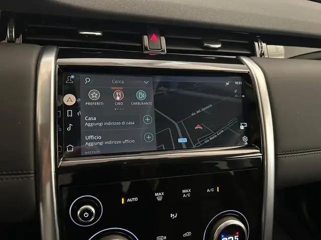 Land Rover Discovery Sport view 12
