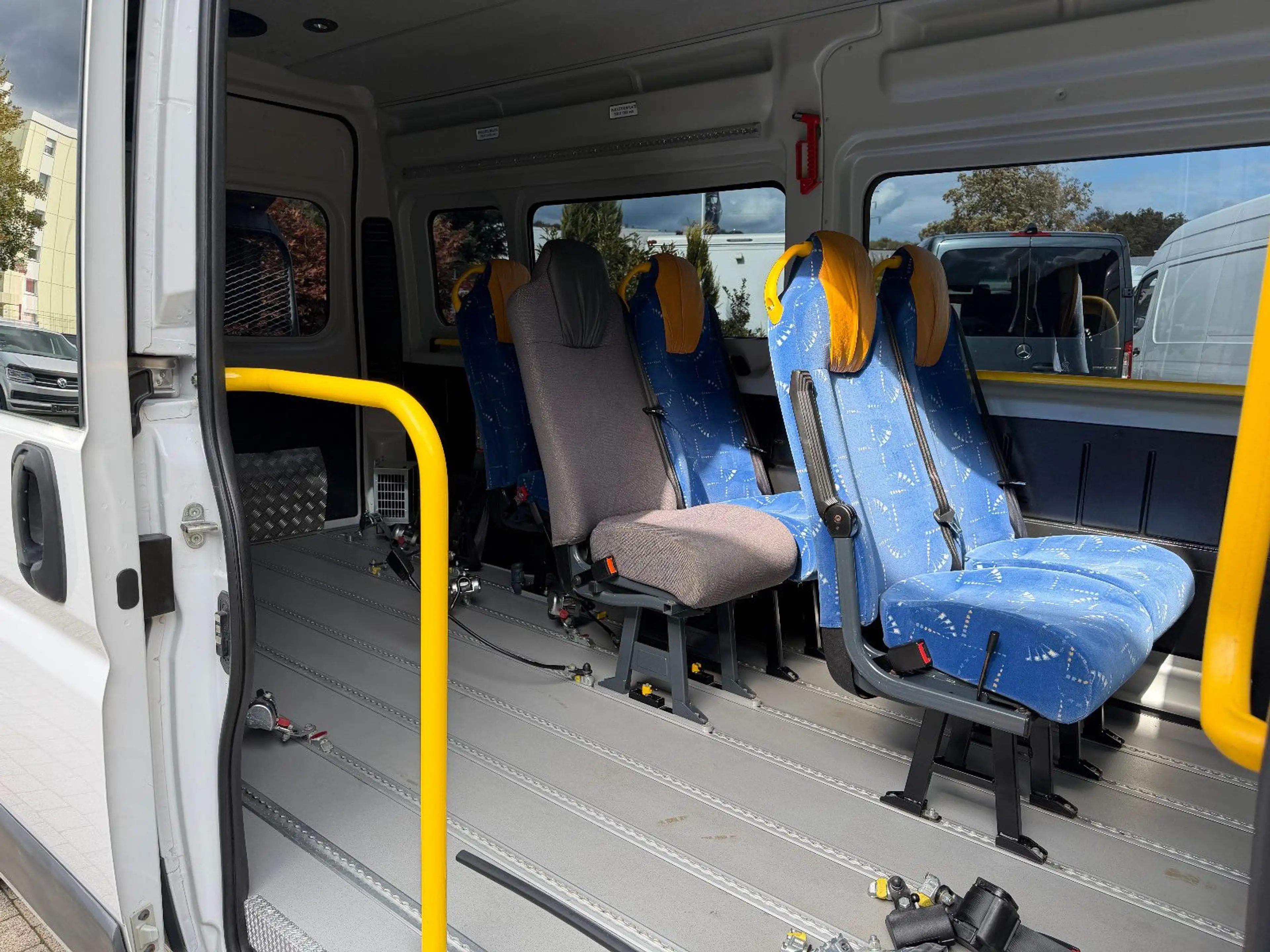Fiat Ducato Kasten Bus 7-Sitze L3H2 Rollstuhlgerecht — photo 15