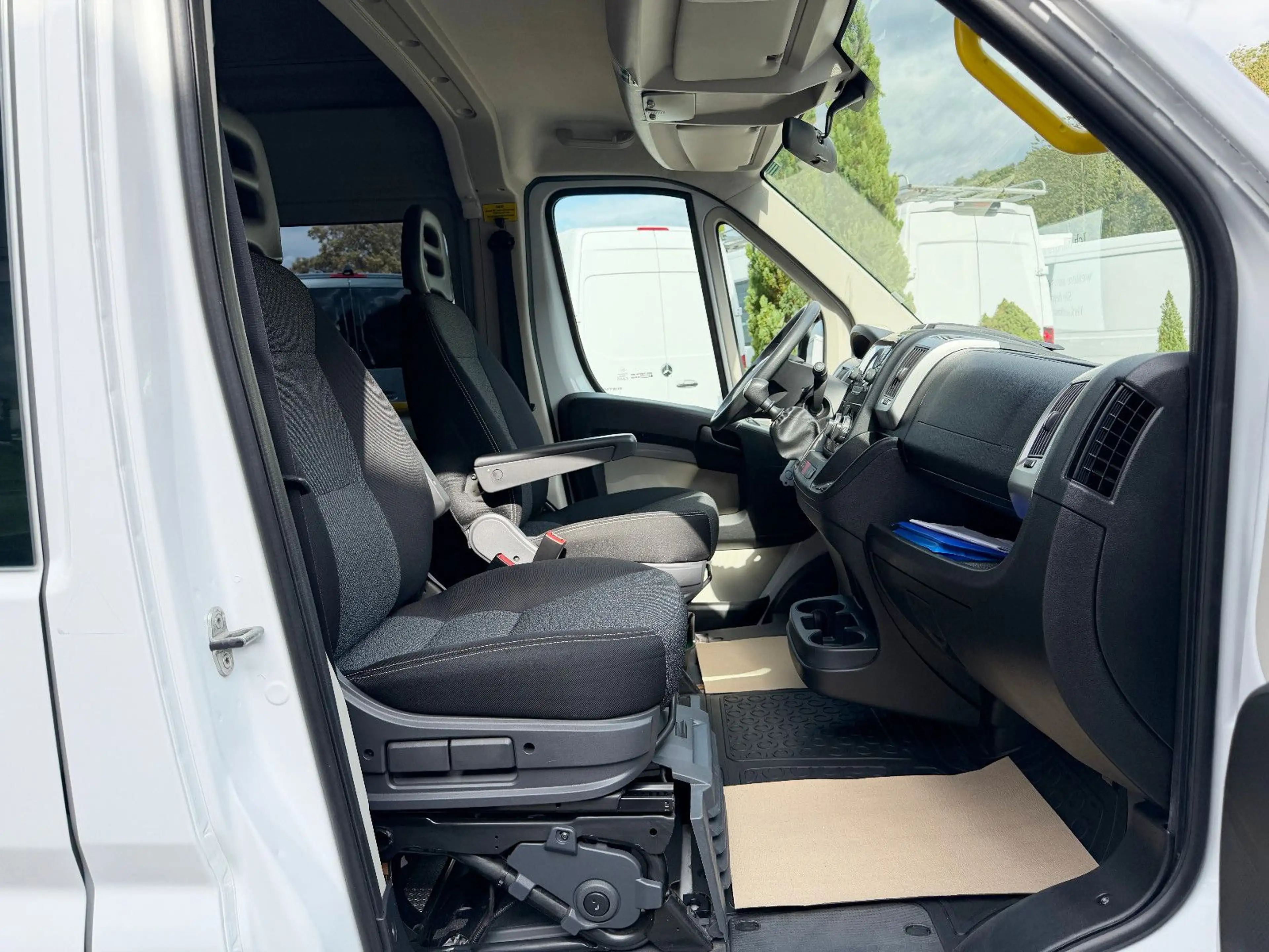 Fiat Ducato Kasten Bus 7-Sitze L3H2 Rollstuhlgerecht — photo 12