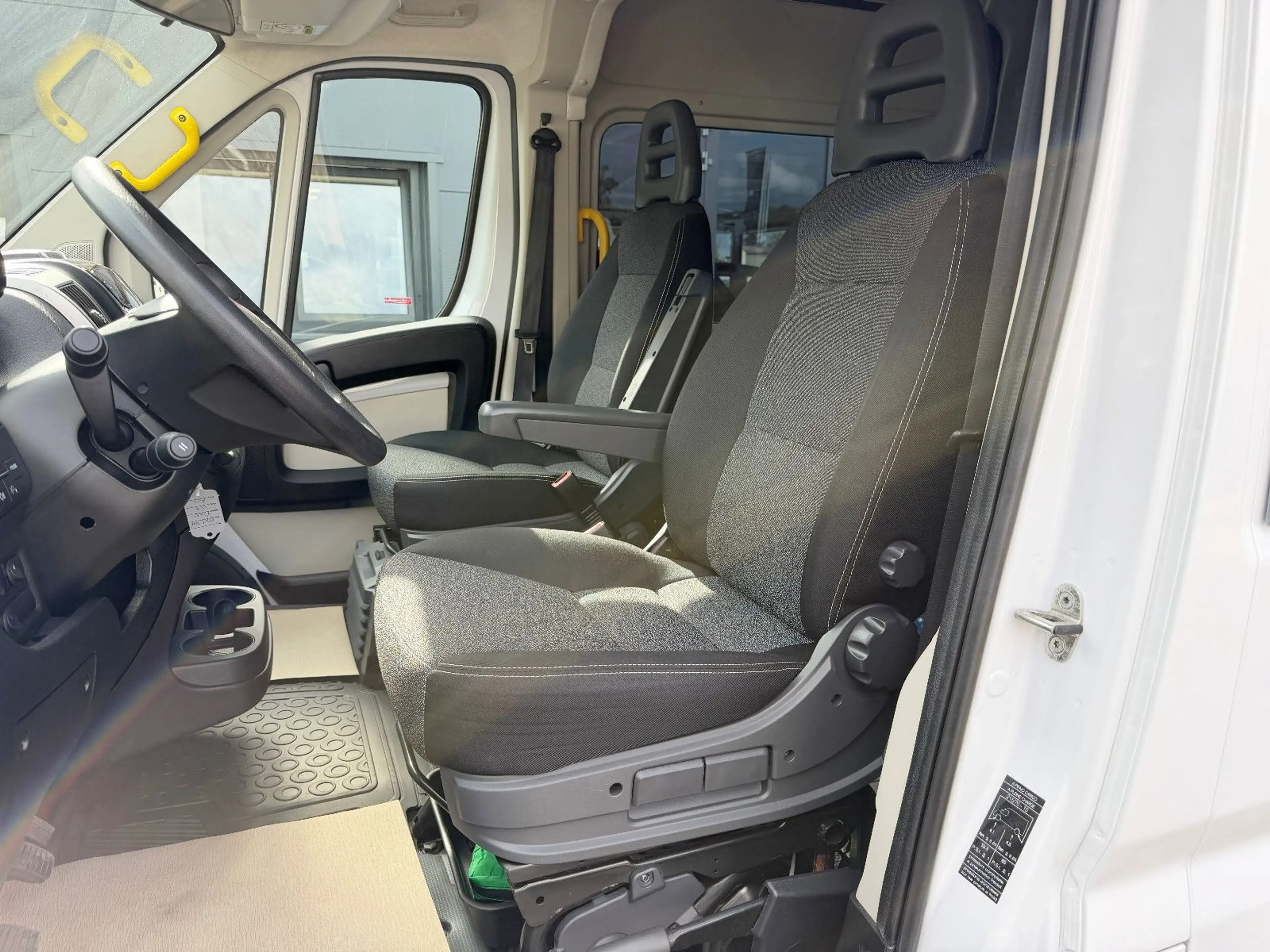Fiat Ducato Kasten Bus 7-Sitze L3H2 Rollstuhlgerecht — photo 11