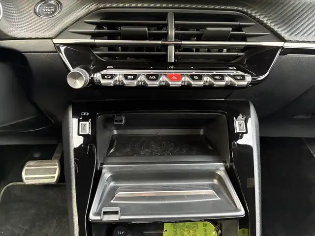 Peugeot 2008 view 11
