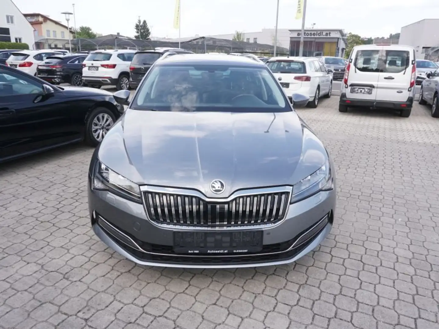 Skoda Superb Kombi 1,5 TSI ACT Style DSG *2024er+VIRTUAL+LED* Grau - 2