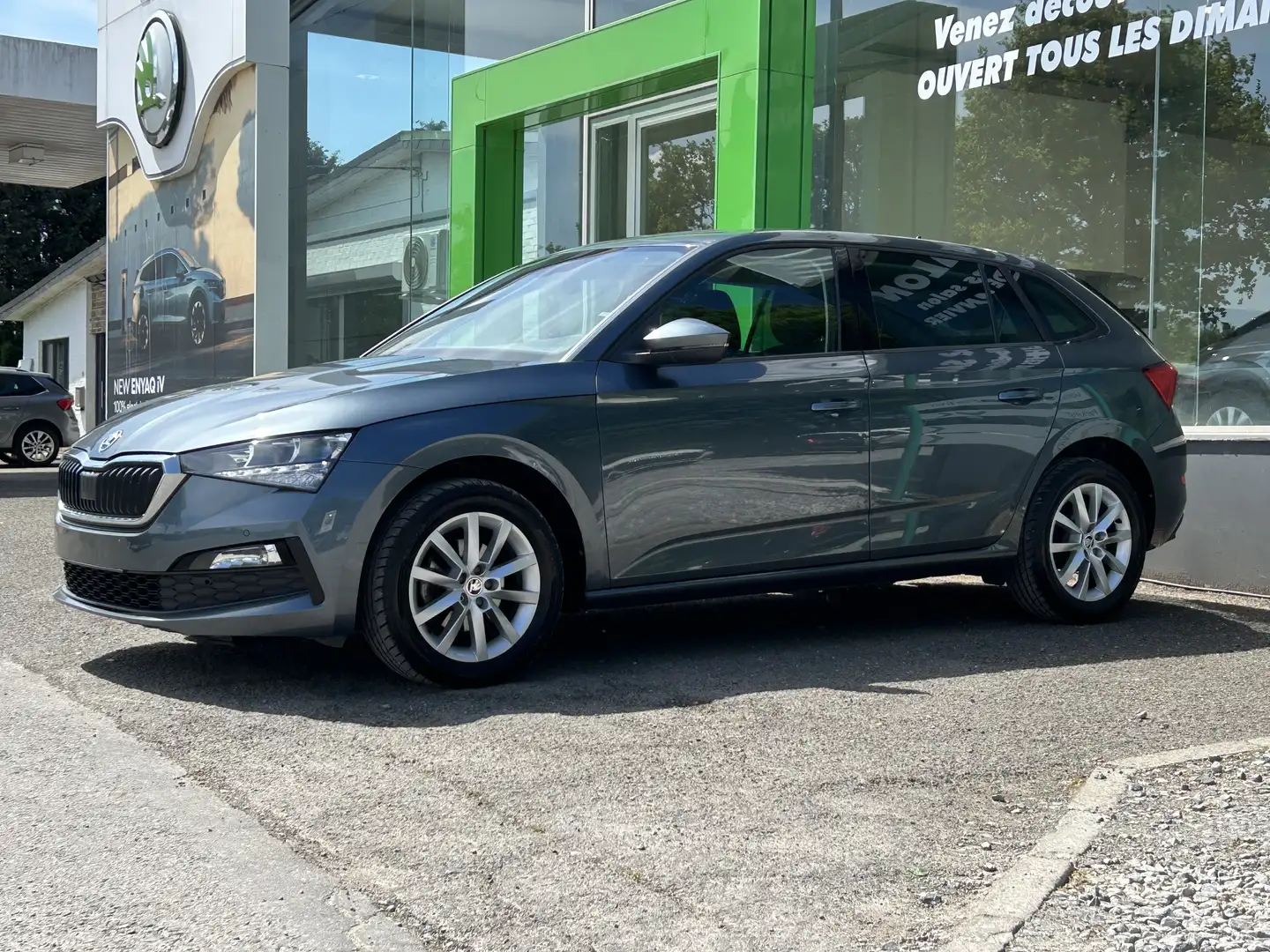 Skoda Scala 1.6TDi DSG NAVIGATION CARPLAY Grijs - 2