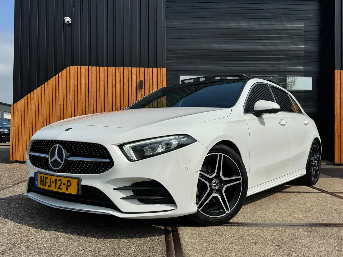 Mercedes-Benz A 200 AMG Premium Plus Pano Cruise Clima Carplay Blanco - 1