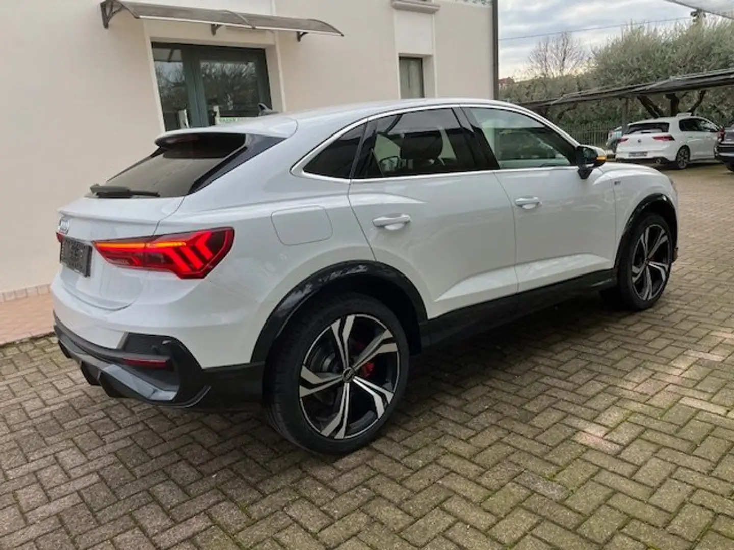 Audi Q3 Q 3 SPORTBACK 45 TFSI E DSG s line 245cv MATRIX Bianco - 2