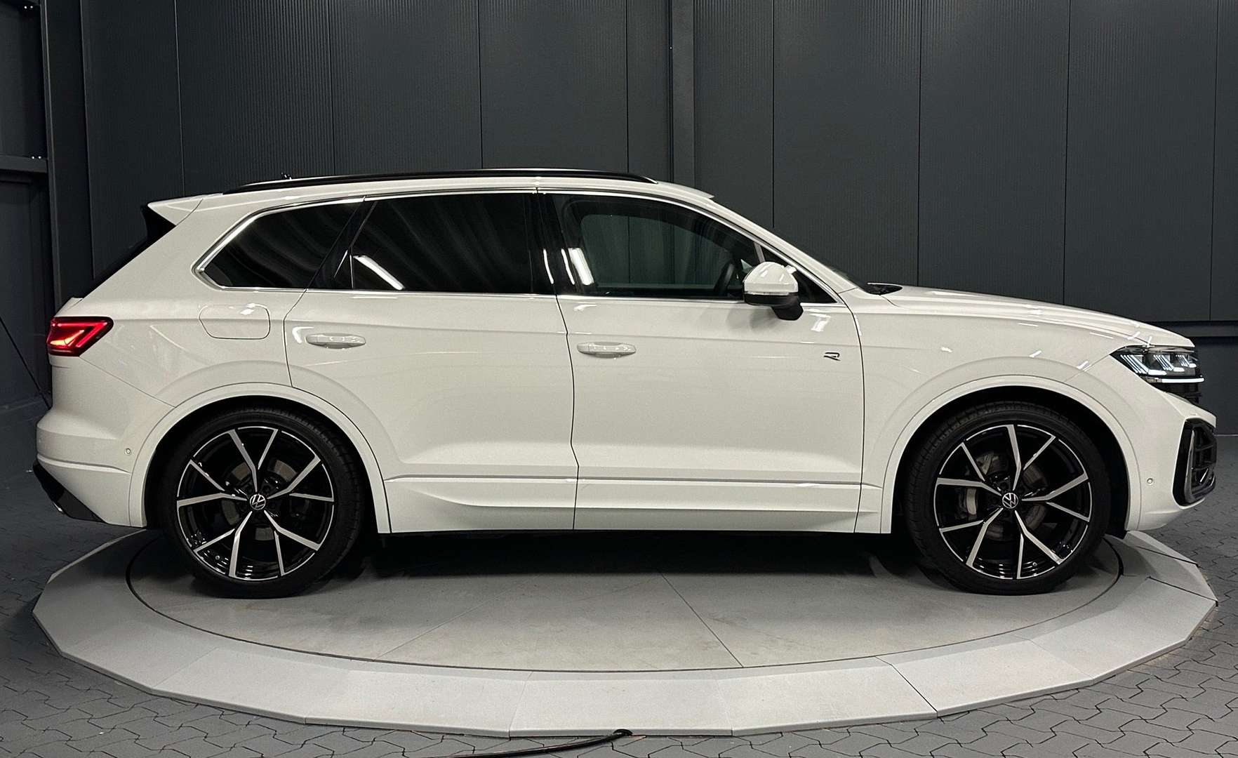 Volkswagen Touareg 4Motion R-Line -  - Joinsteer - #4