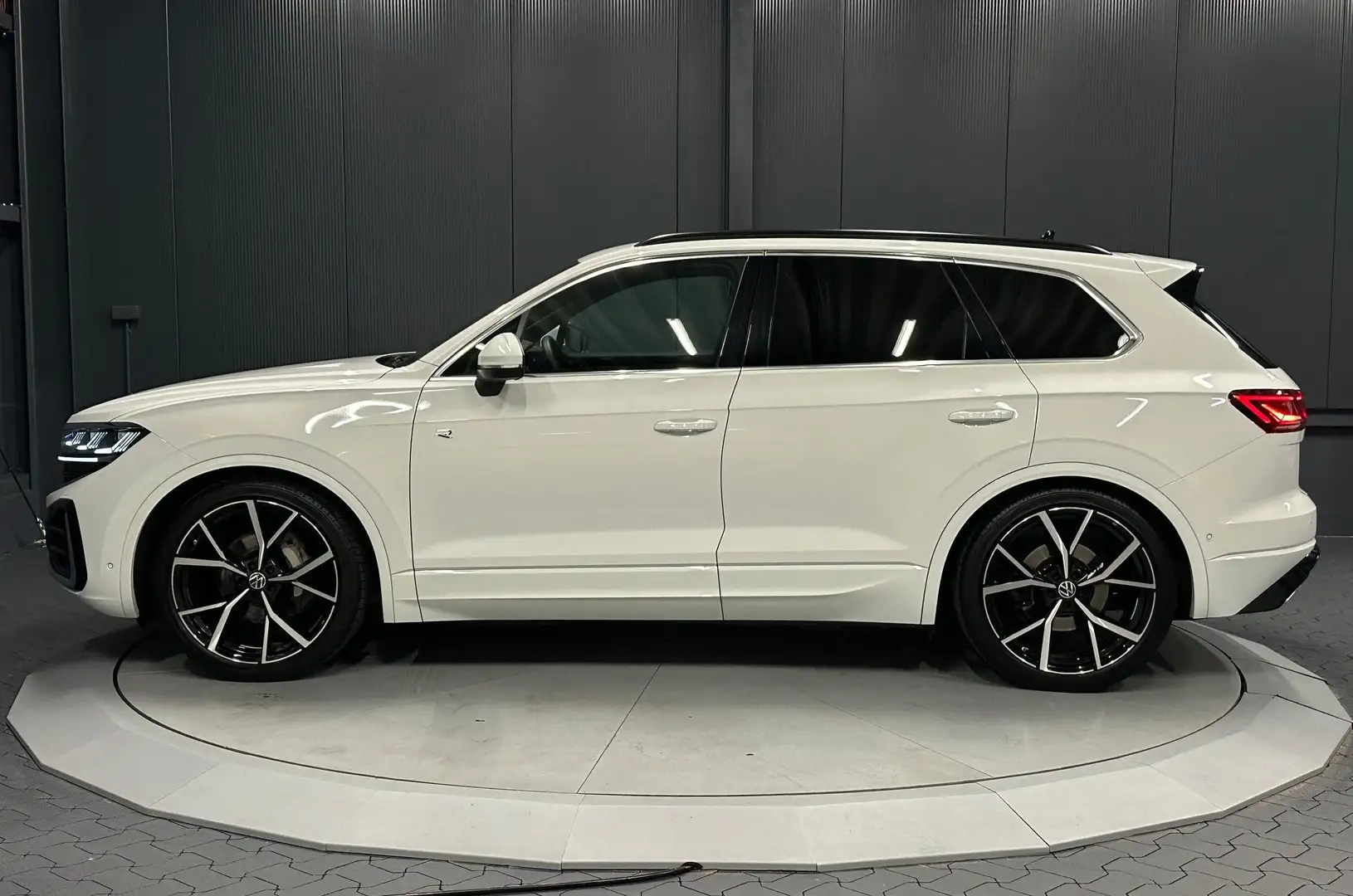 Volkswagen Touareg R-Line 4Motion*22Zoll*NP:110.930 EUR !!VW-GARANTIE Білий - 2