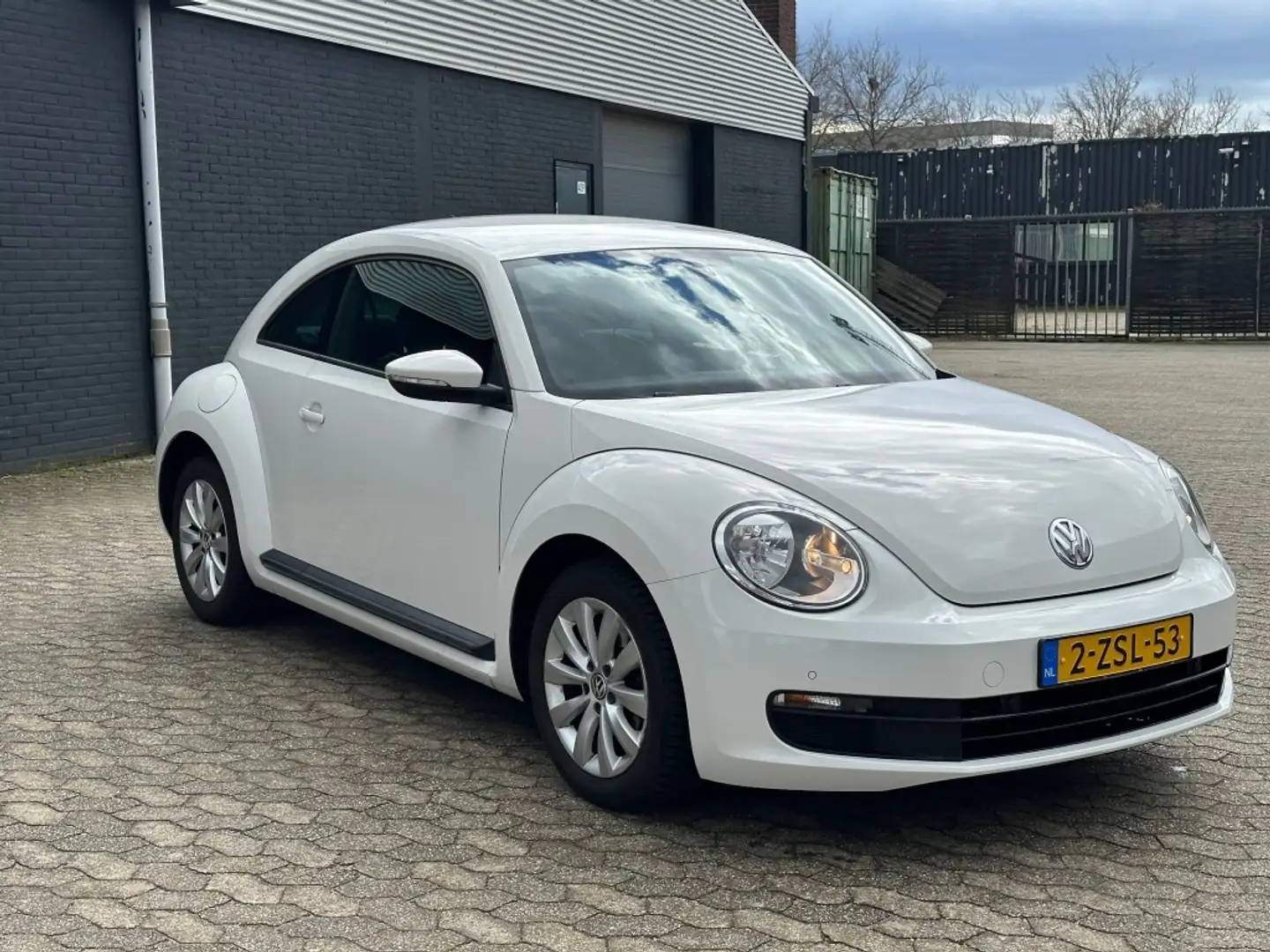 Volkswagen Beetle 1.2 TSI Design, Stoelverw. Apple Carplay, Parkeers Wit - 2