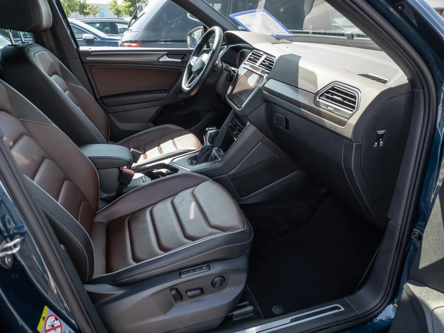 Volkswagen Tiguan 2.0 TDI Elegance First Edition LEDER Blau - 2
