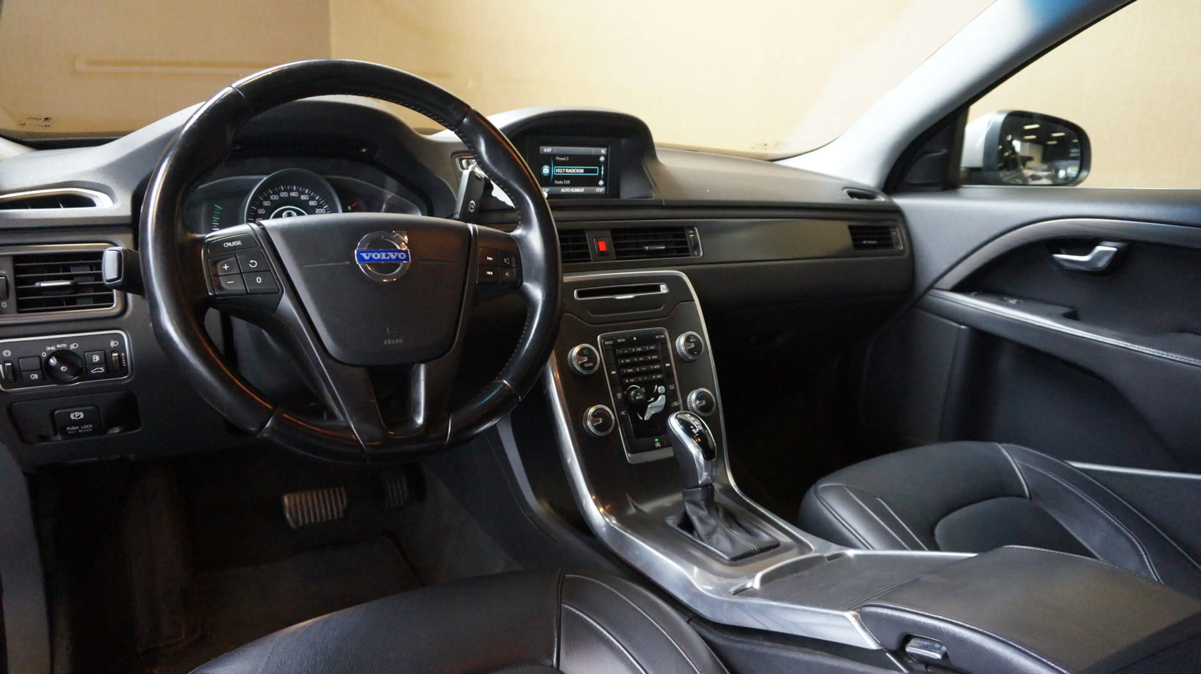Volvo V70 2.0 T5 Summum — photo 4