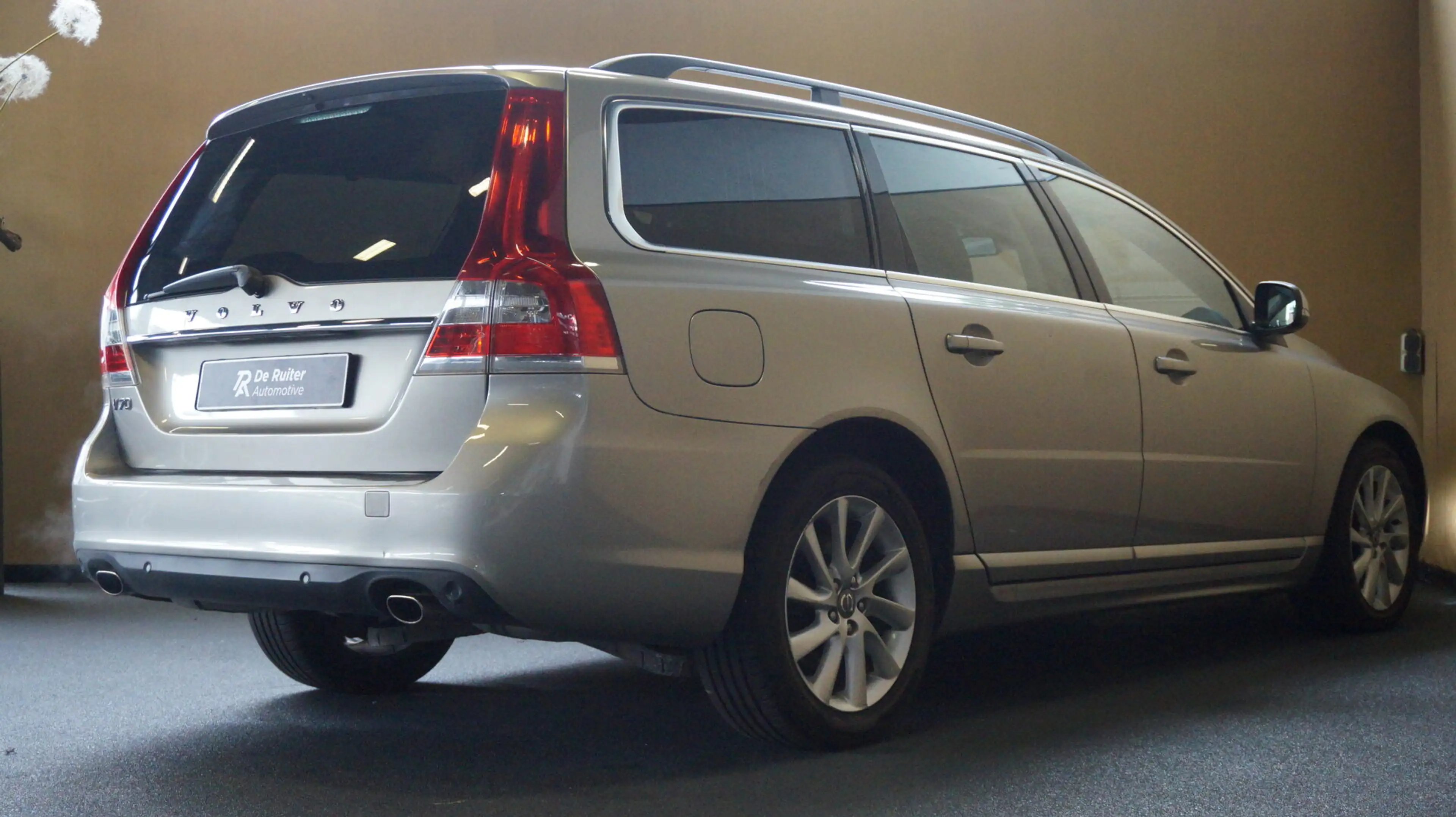 Volvo V70 2.0 T5 Summum — photo 3