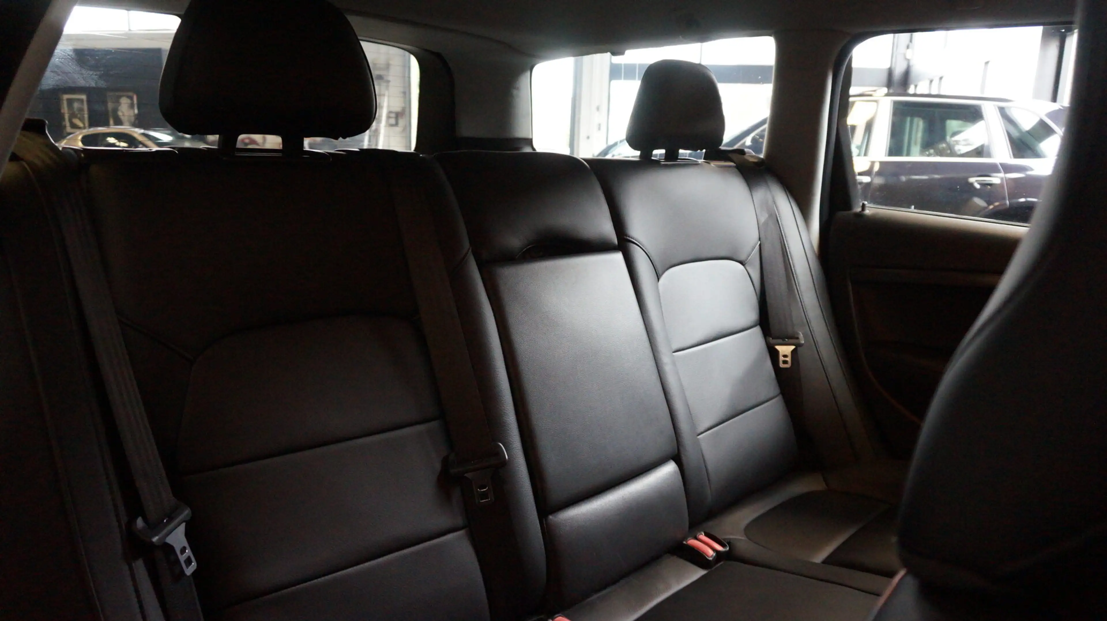 Volvo V70 2.0 T5 Summum — photo 14