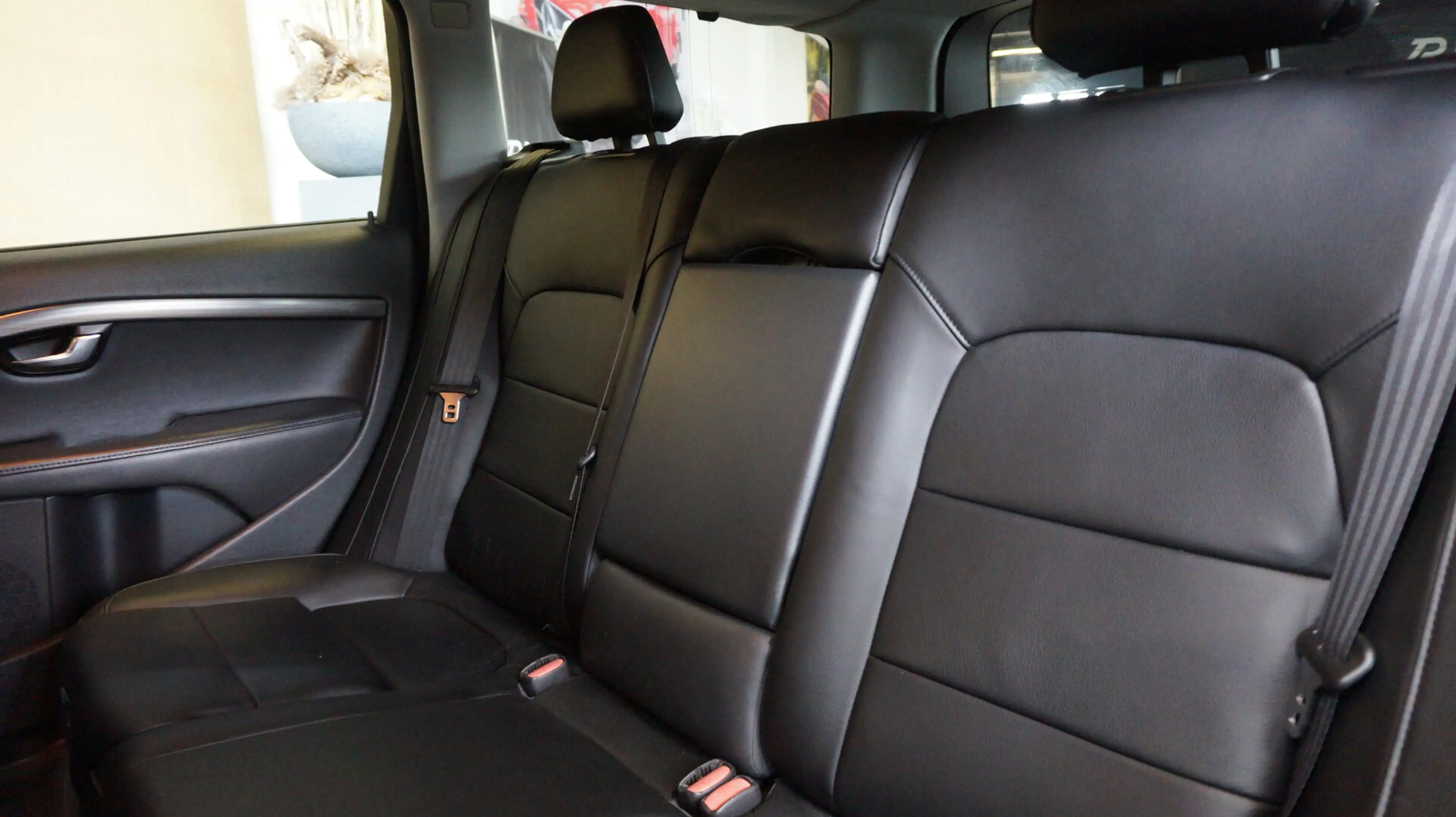 Volvo V70 2.0 T5 Summum — photo 8