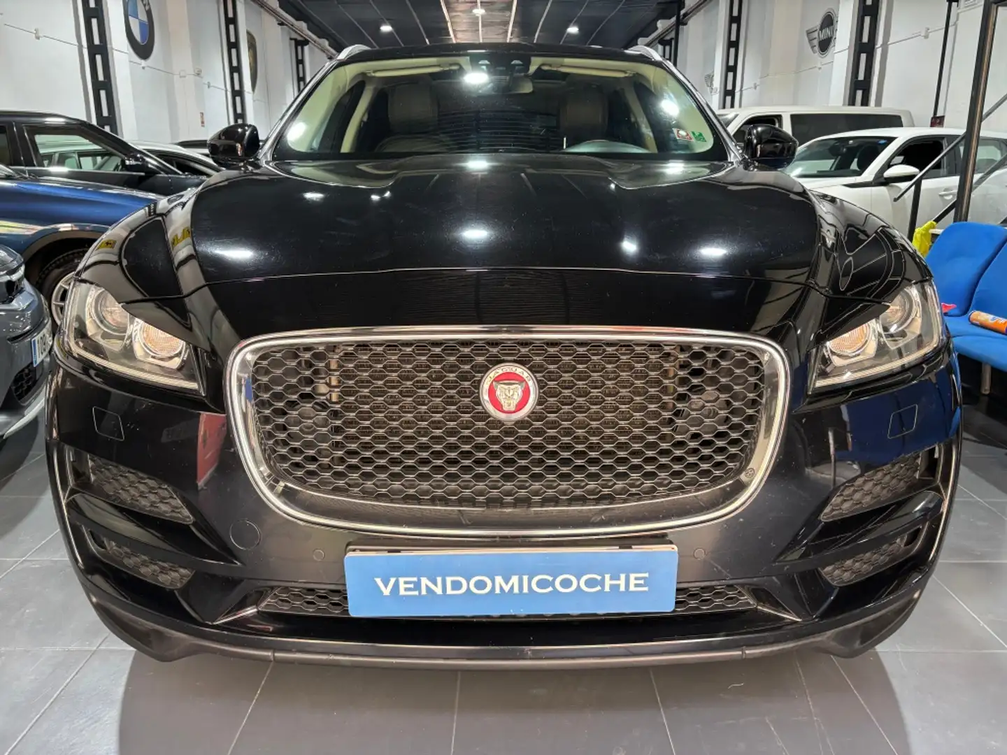 Jaguar F-Pace 2.0i4D Portfolio RWD 163 Negro - 1