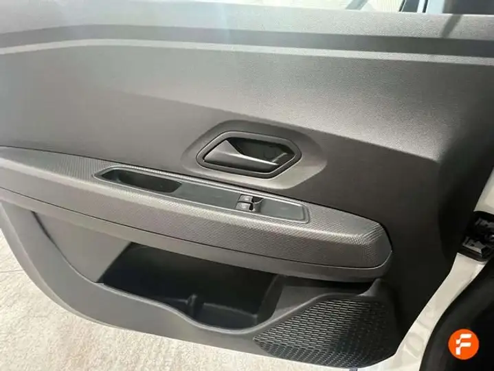 Dacia Sandero Essential ECO-G 2025, foto 23