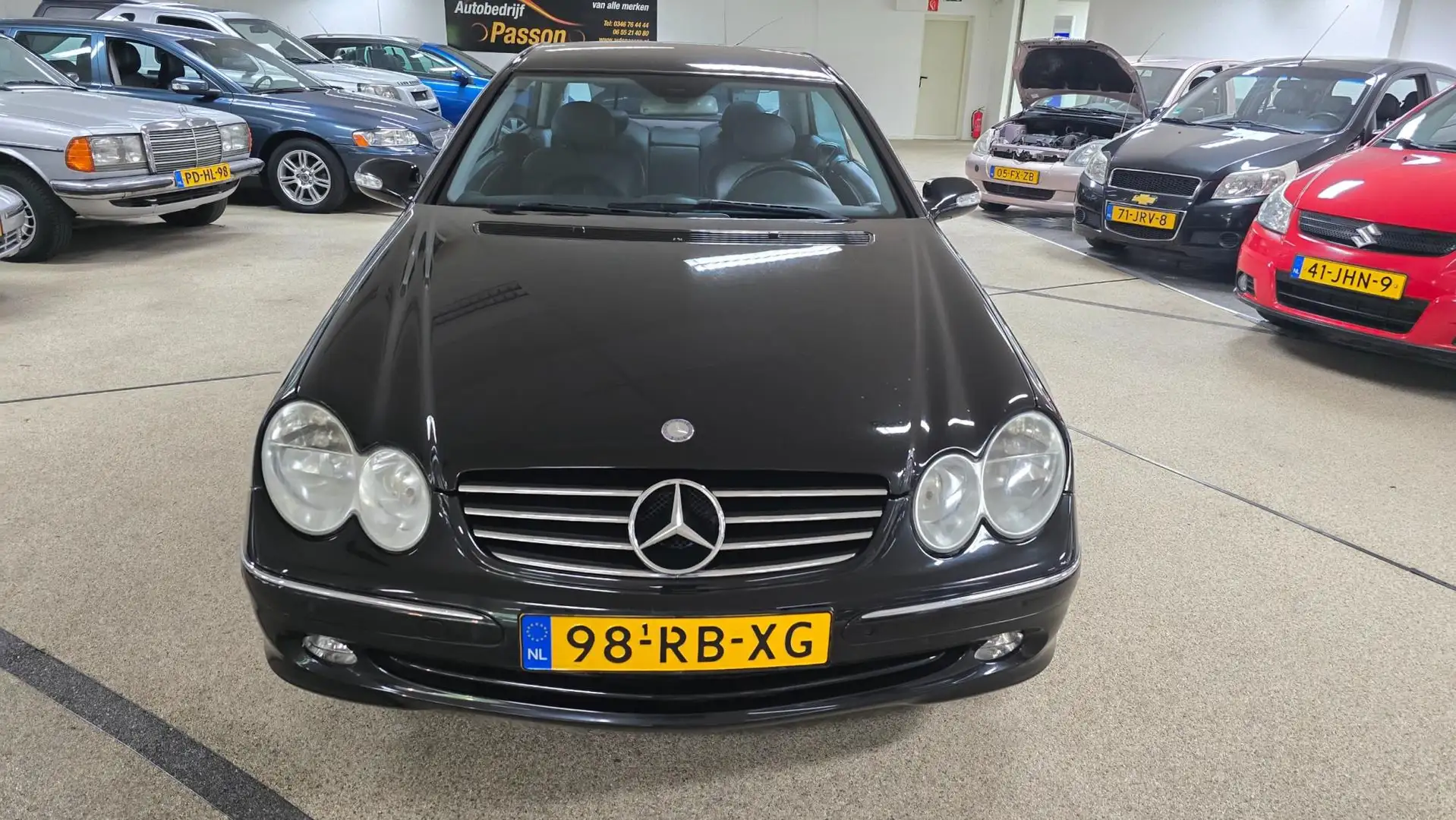 Mercedes-Benz CLK 200 Coupé K. Avantgarde Zwart - 2
