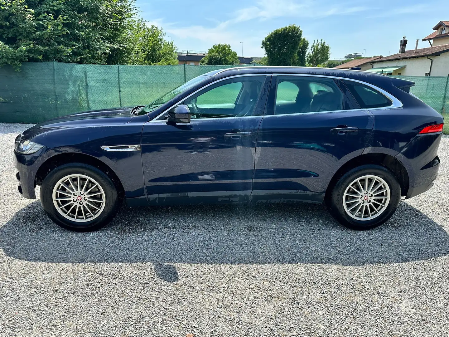 Jaguar F-Pace 2.0d awd 180cv auto Nero - 2