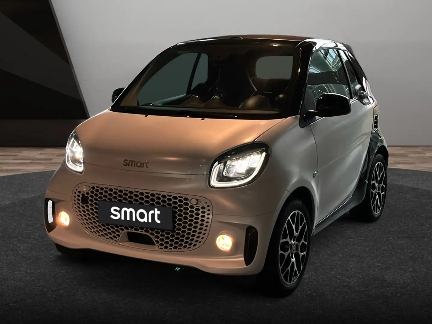 smart forTwo EQ 60kWed prime SHZ PDC+Kamera JBL Ambiente Weiß - 2