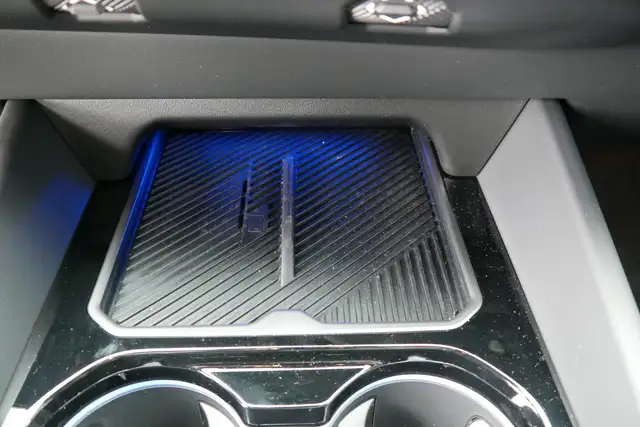 BMW M5 *AHK/Pano/Sitzlüftung/B&W Sound/360°/ACC/Individuallack* Ansicht 32