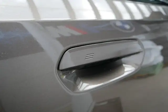 BMW M5 *AHK/Pano/Sitzlüftung/B&W Sound/360°/ACC/Individuallack* Ansicht 43