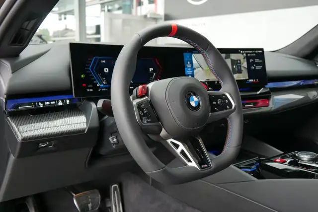 BMW M5 *AHK/Pano/Sitzlüftung/B&W Sound/360°/ACC/Individuallack* Ansicht 11