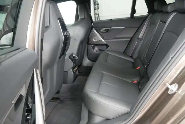 BMW M5 *AHK/Pano/Sitzlüftung/B&W Sound/360°/ACC/Individuallack* Ansicht 6