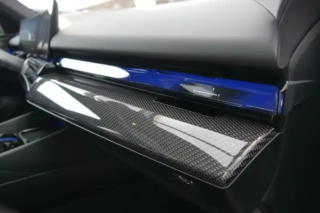 BMW M5 *AHK/Pano/Sitzlüftung/B&W Sound/360°/ACC/Individuallack* Ansicht 41