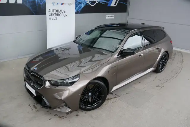 BMW M5 *AHK/Pano/Sitzlüftung/B&W Sound/360°/ACC/Individuallack* Ansicht 4