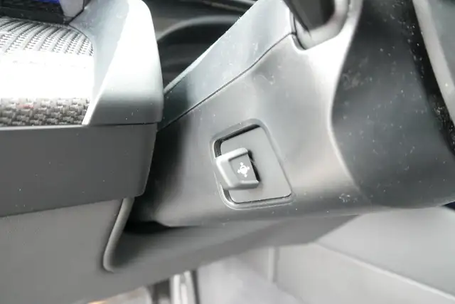 BMW M5 *AHK/Pano/Sitzlüftung/B&W Sound/360°/ACC/Individuallack* Ansicht 16