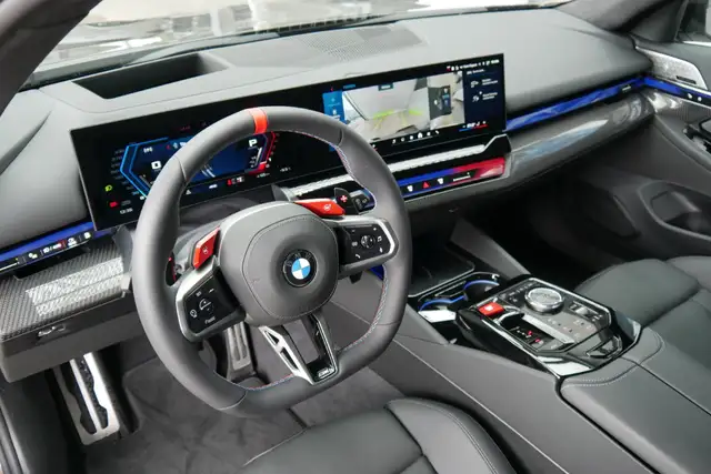 BMW M5 *AHK/Pano/Sitzlüftung/B&W Sound/360°/ACC/Individuallack* Ansicht 12