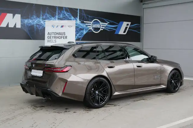 BMW M5 *AHK/Pano/Sitzlüftung/B&W Sound/360°/ACC/Individuallack* Ansicht 44