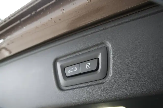 BMW M5 *AHK/Pano/Sitzlüftung/B&W Sound/360°/ACC/Individuallack* Ansicht 38