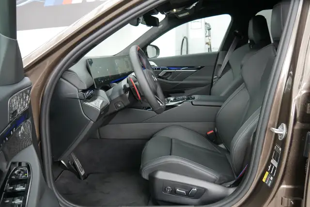 BMW M5 *AHK/Pano/Sitzlüftung/B&W Sound/360°/ACC/Individuallack* Ansicht 9