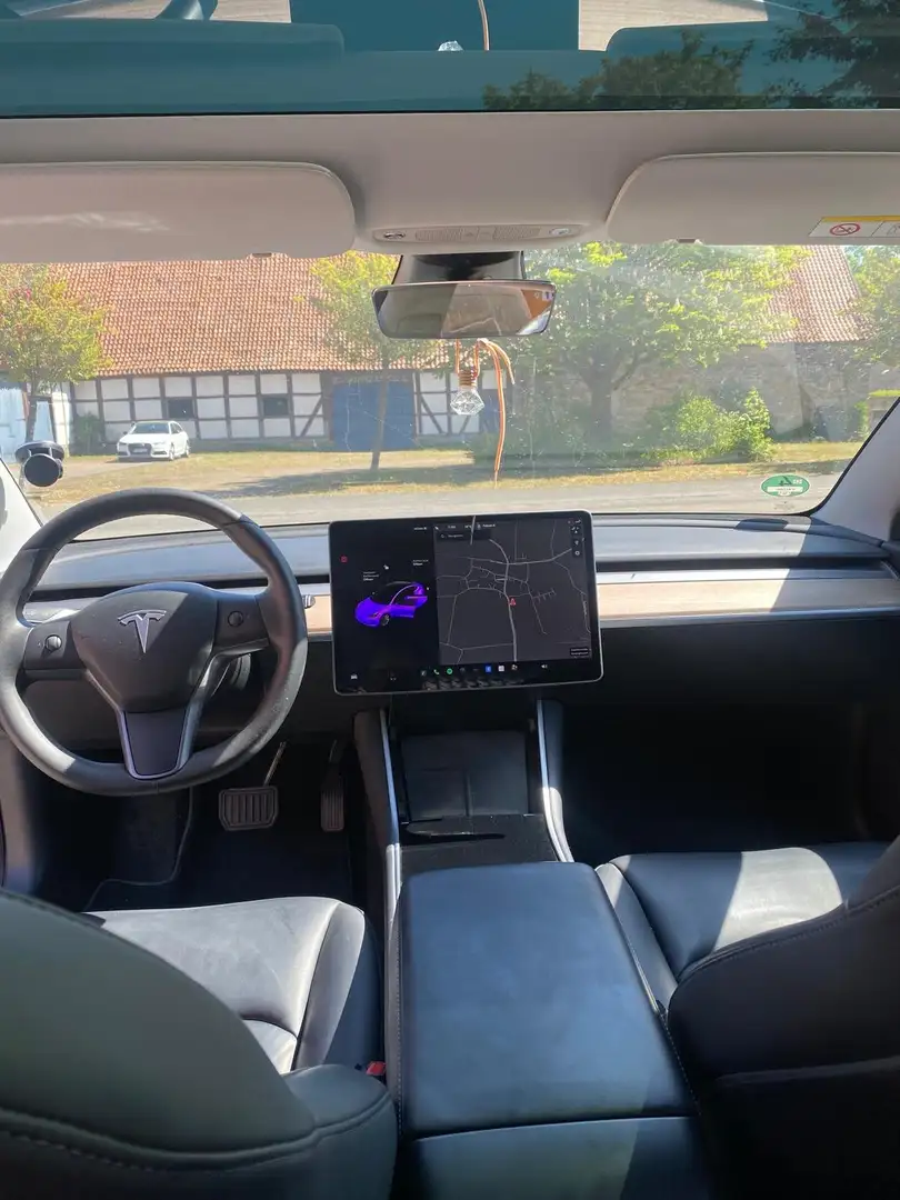Tesla Model 3 Model 3 Standard Reichweite Plus Hinterradantrieb Weiß - 1