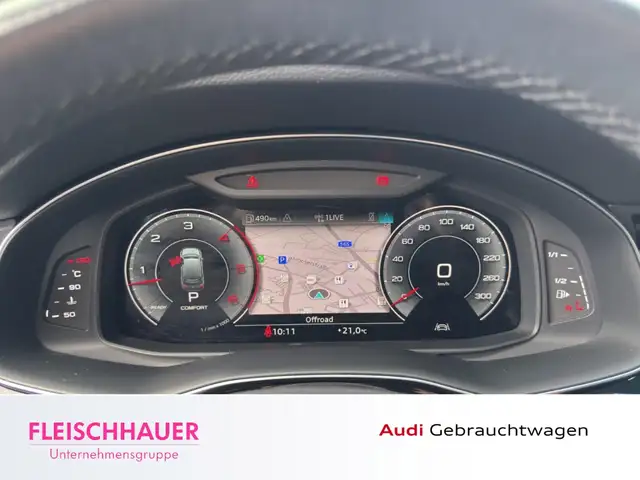 Audi Q7 view 12