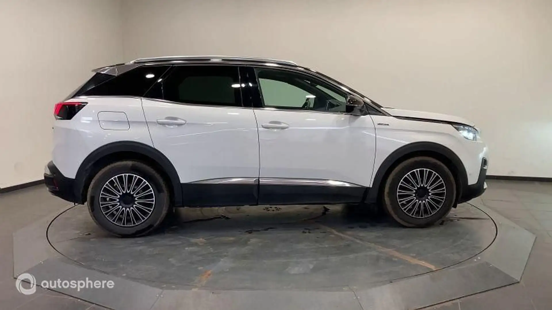 Peugeot 3008 1.2 PureTech 130ch S\u0026S GT - 2