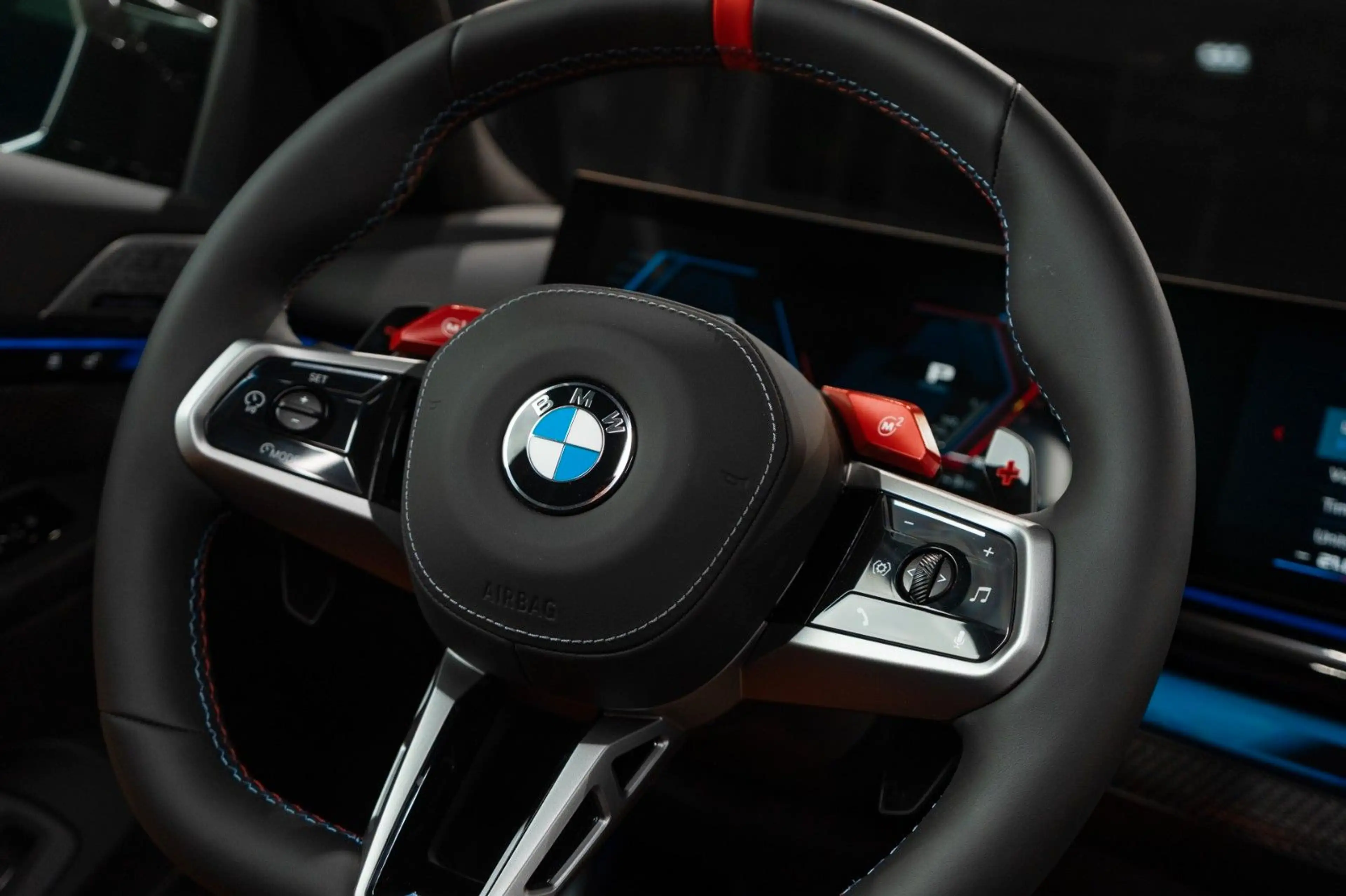 BMW M5 Touring xDrive°B&W°4-ZON°VENT°PANO°CARBON°MEM — photo 8
