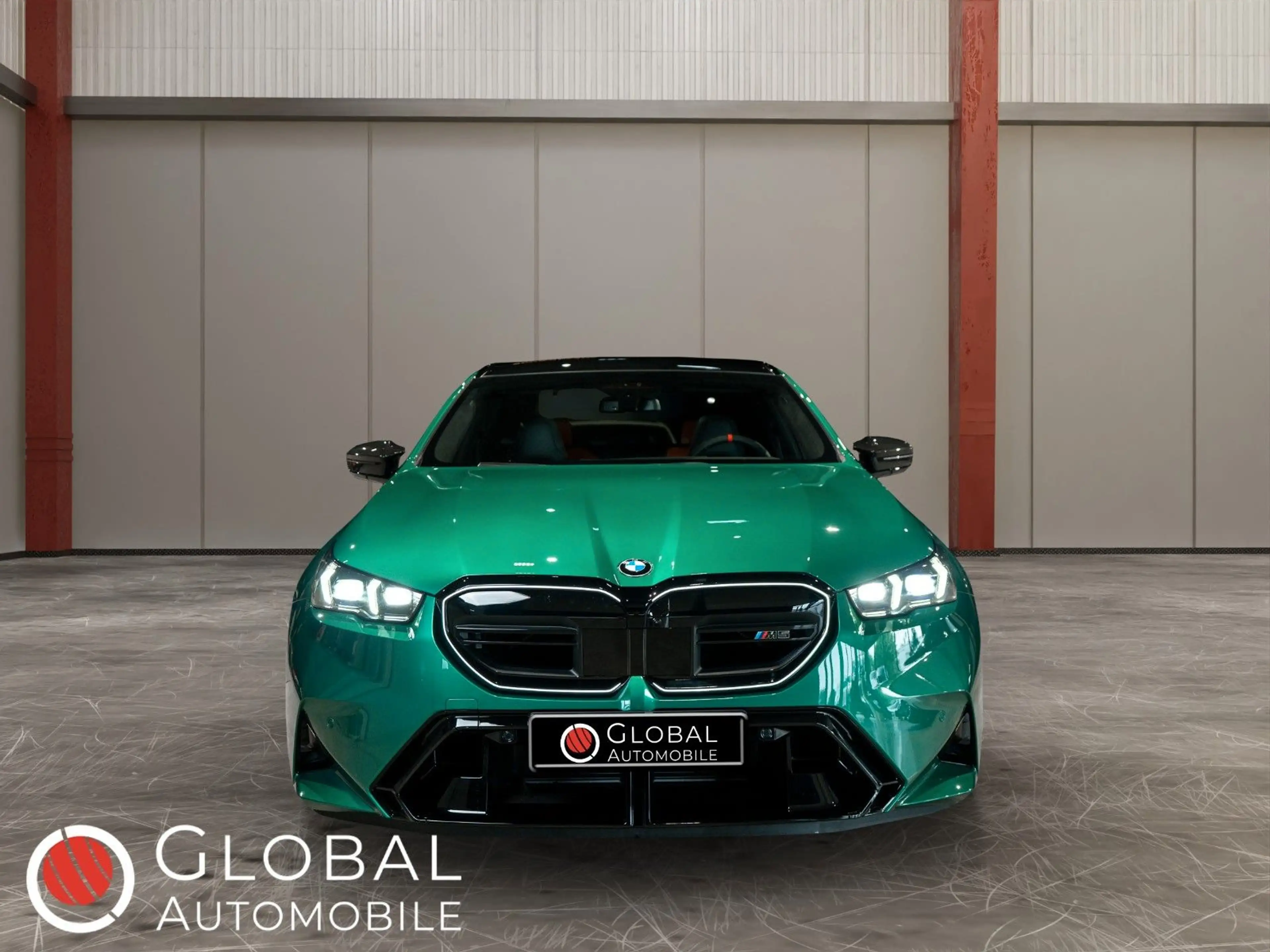 BMW M5 Touring xDrive°B&W°4-ZON°VENT°PANO°CARBON°MEM — photo 3