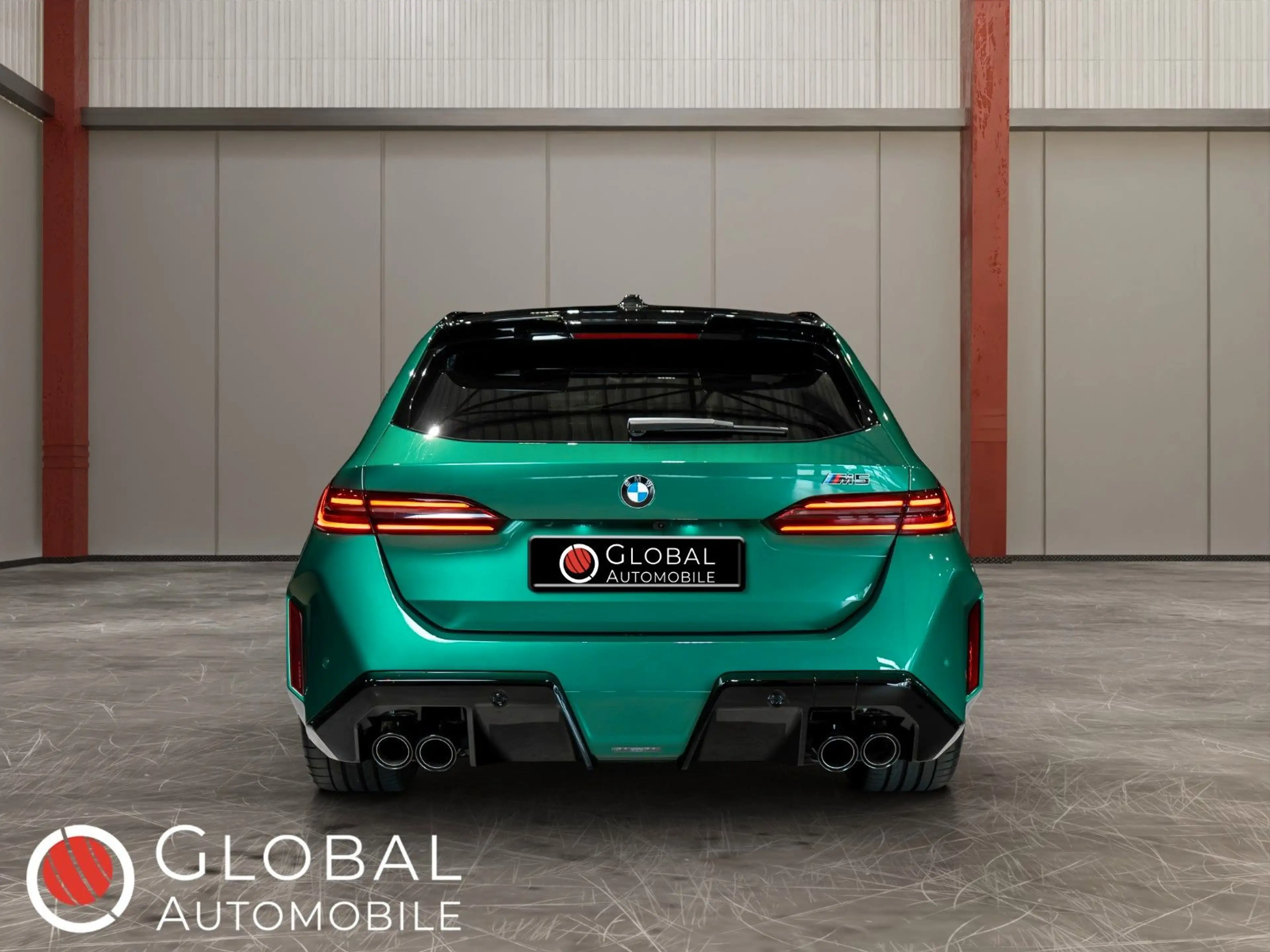 BMW M5 Touring xDrive°B&W°4-ZON°VENT°PANO°CARBON°MEM — photo 4