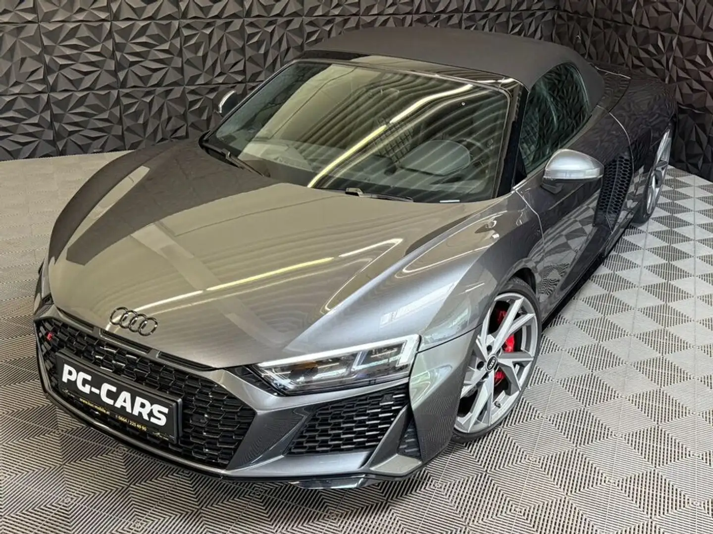 Audi R8 5.2 FSI quattro Spyder Facelift Mwst Grau - 1