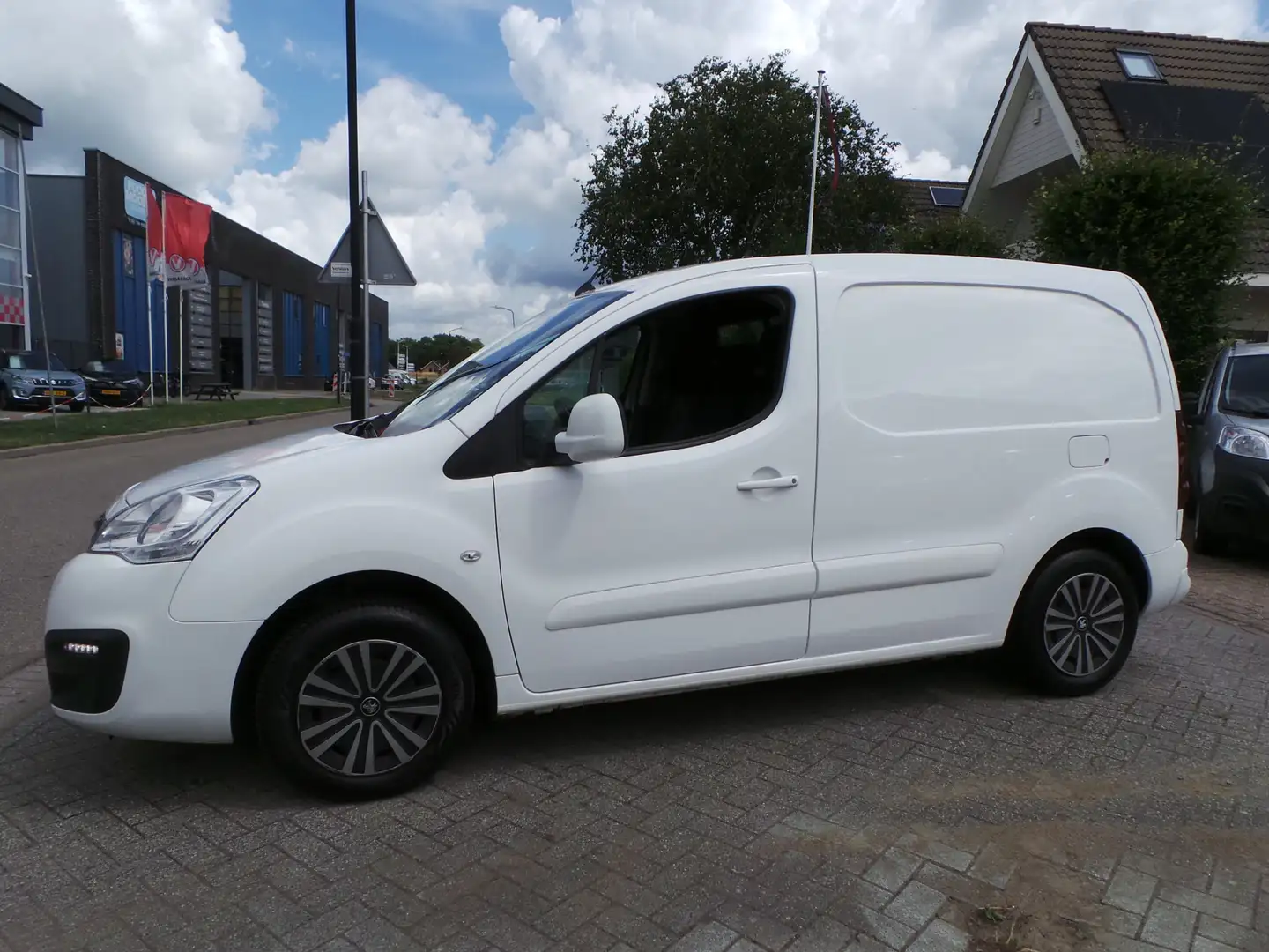 Peugeot Partner 120 1.6 BlueHDi 100 L1 Premium Airco,Cruise,Navi,P Wit - 1