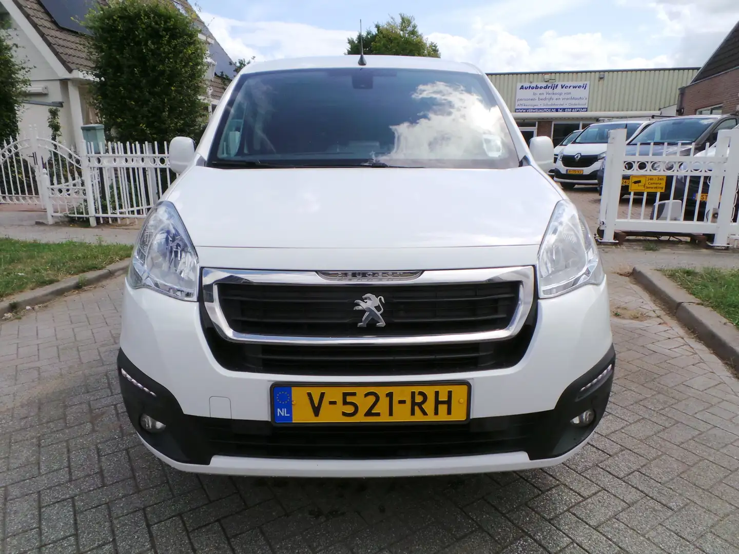 Peugeot Partner 120 1.6 BlueHDi 100 L1 Premium Airco,Cruise,Navi,P Wit - 2